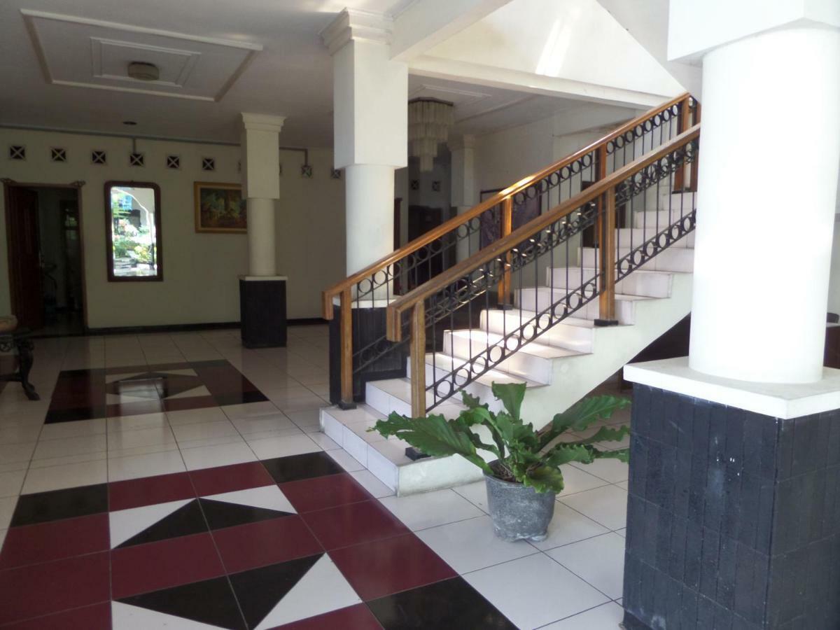Armi Hotel Malang Exteriér fotografie